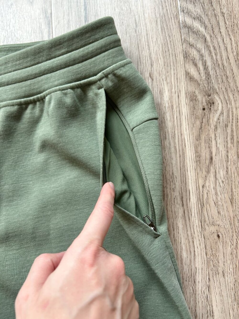 Lululemon Men's GridLiner Fleece Jogger Heathered Green Twill Size M LIKE NEW - Picture 6 of 10